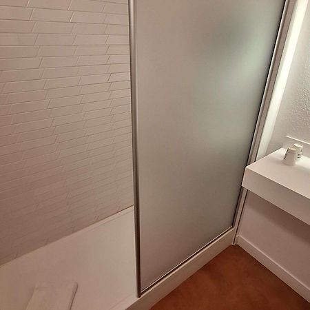 Отель Ibis Styles Toulon Centre Port Экстерьер фото