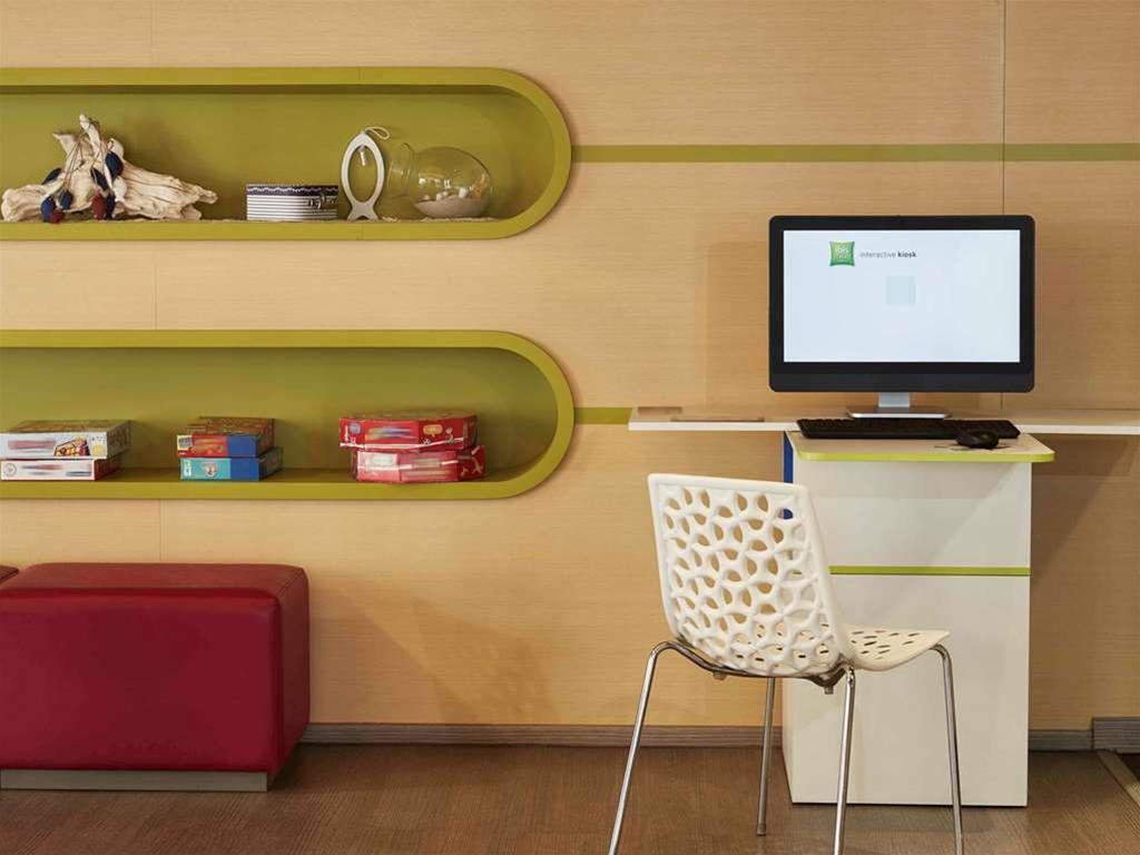 Отель Ibis Styles Toulon Centre Port Экстерьер фото