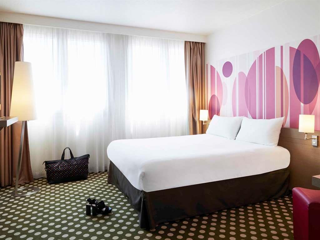 Отель Ibis Styles Toulon Centre Port Экстерьер фото