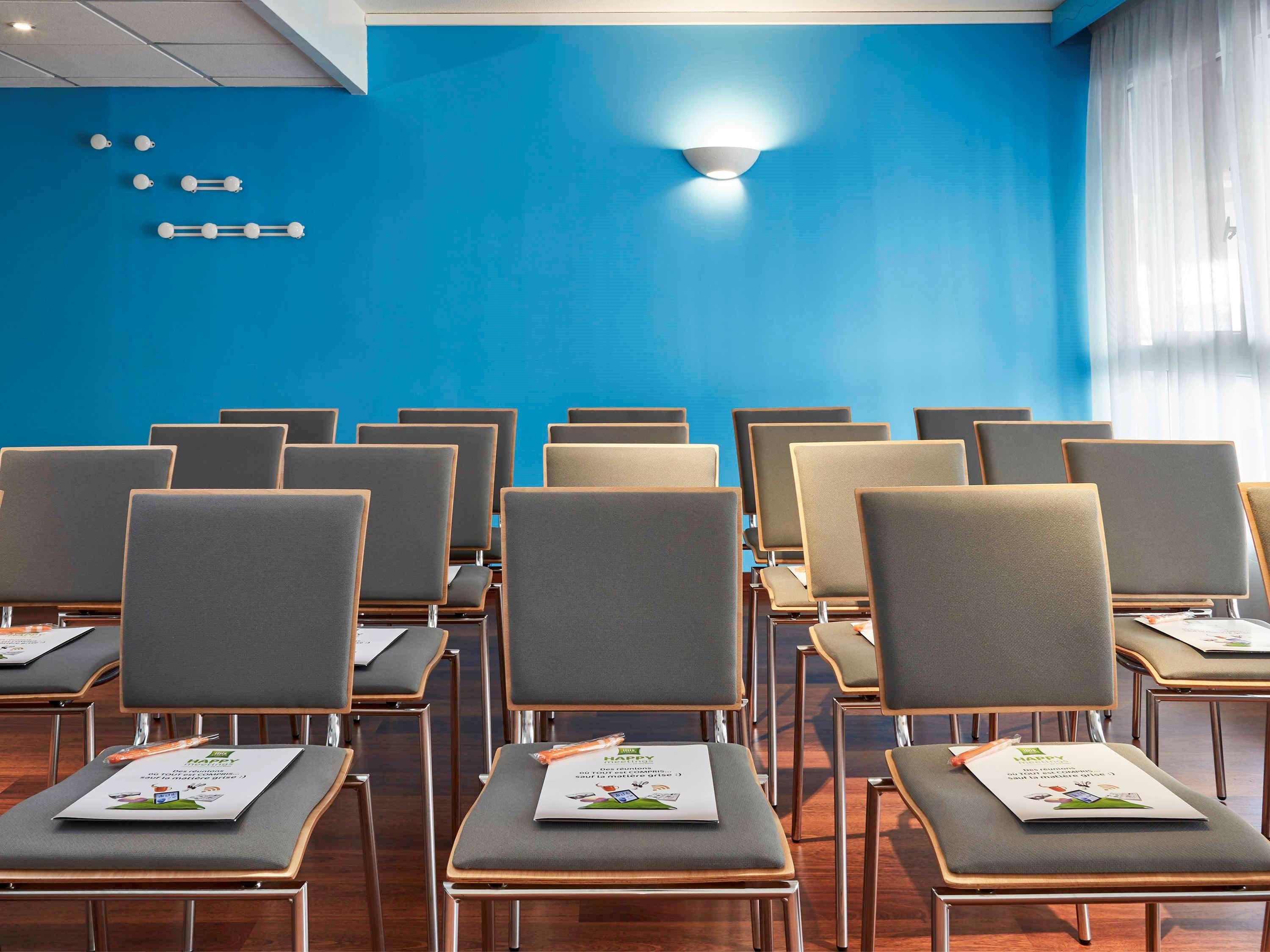 Отель Ibis Styles Toulon Centre Port Экстерьер фото