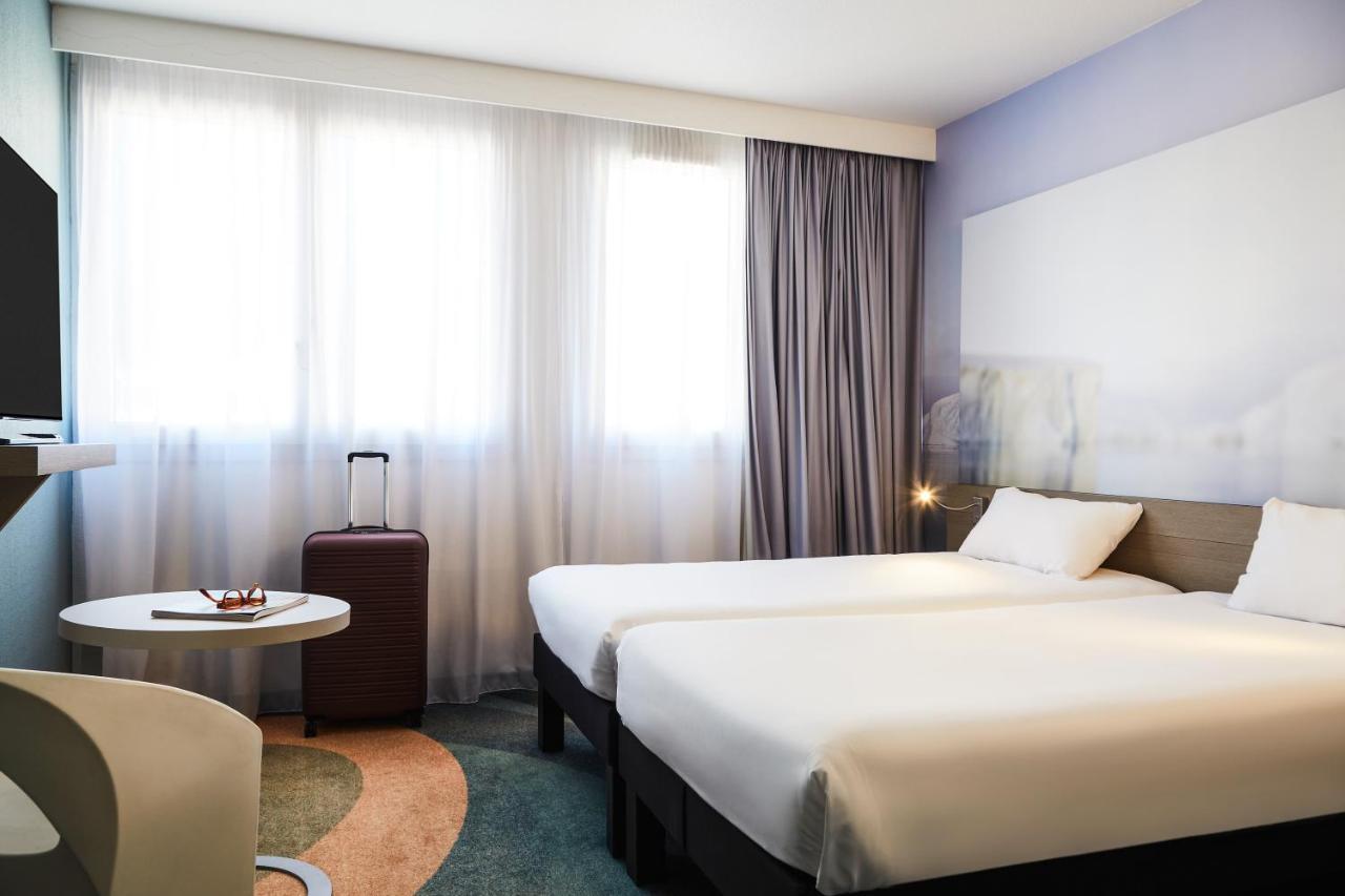 Отель Ibis Styles Toulon Centre Port Экстерьер фото