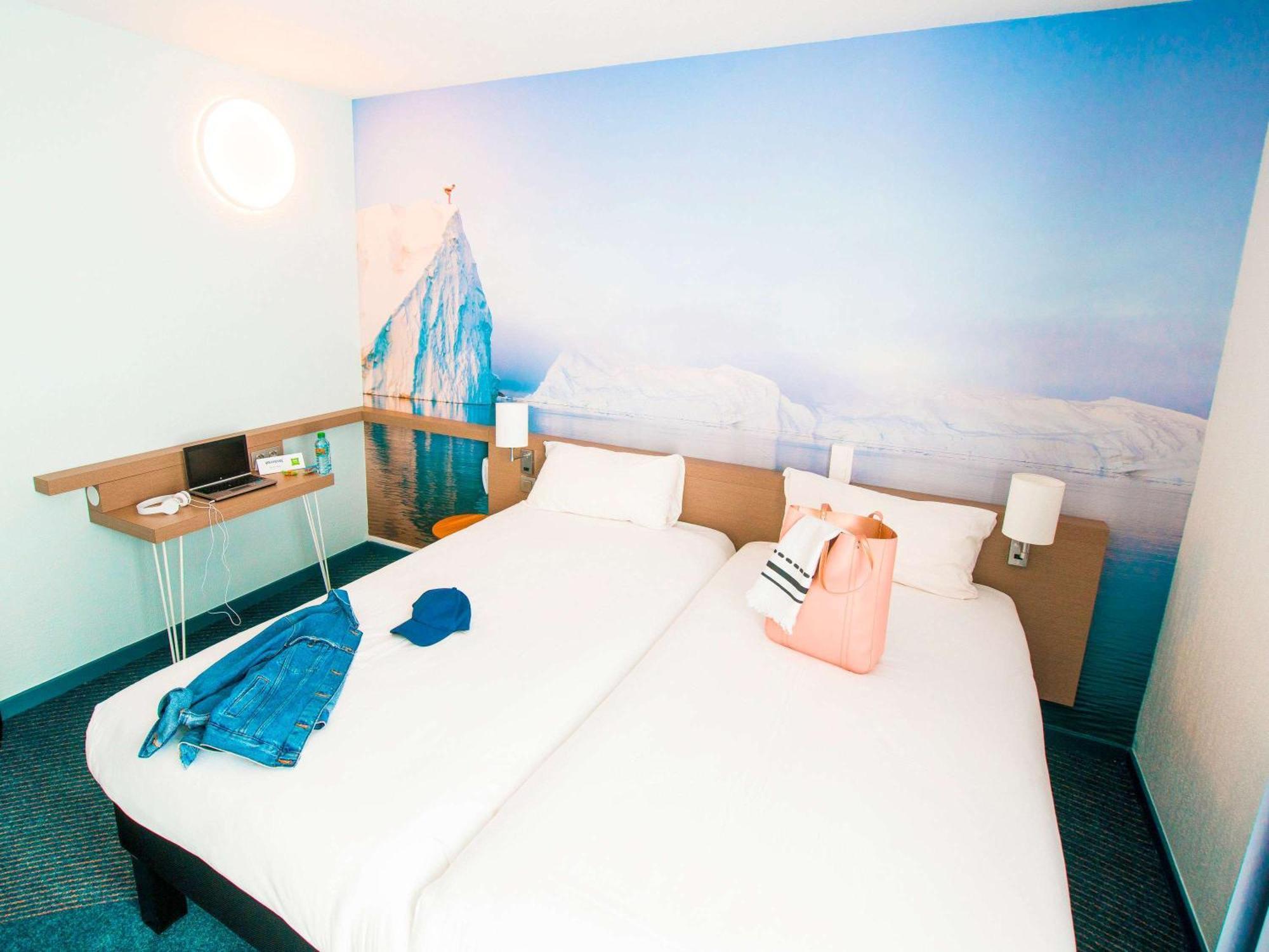 Отель Ibis Styles Toulon Centre Port Экстерьер фото