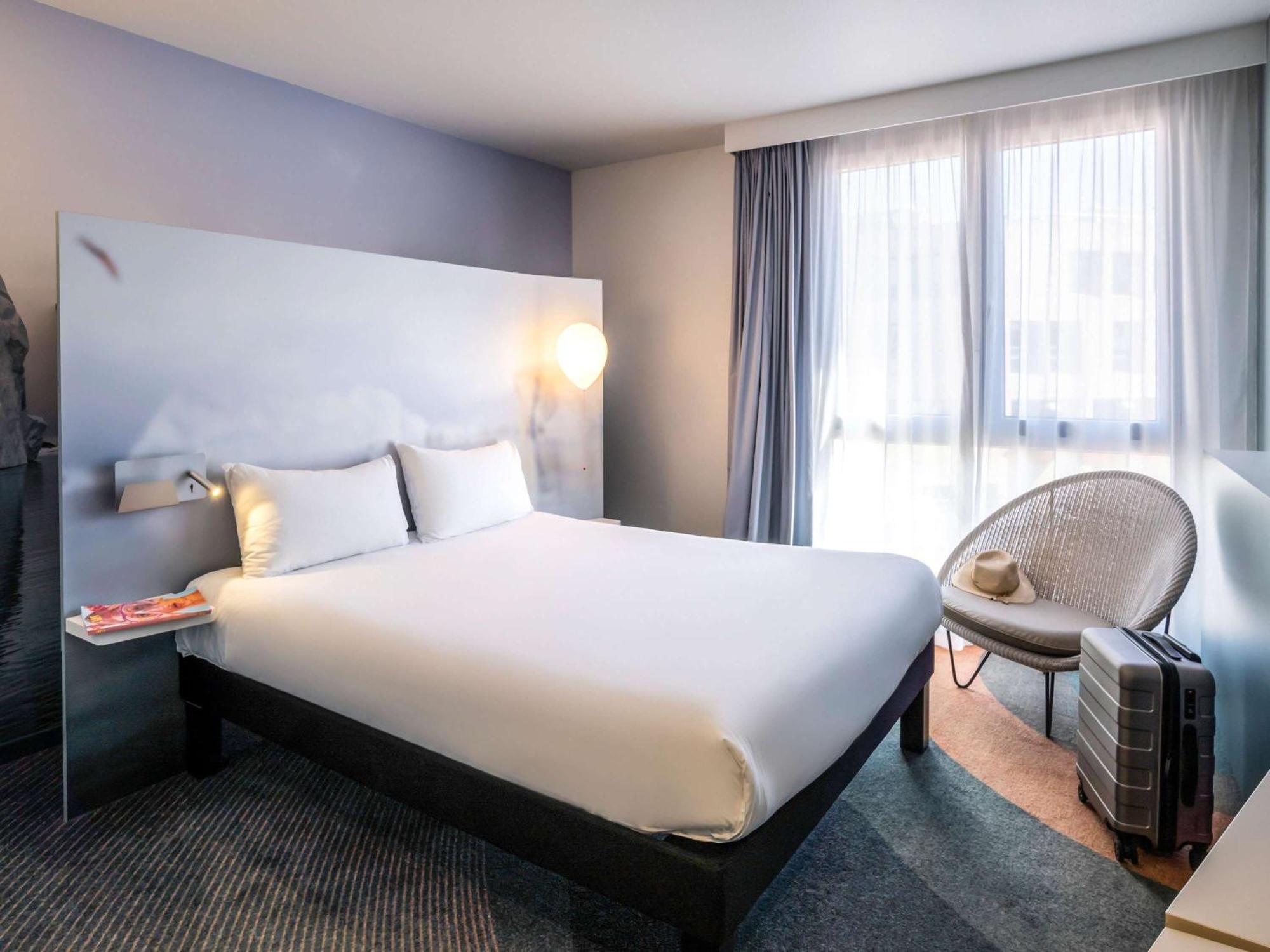 Отель Ibis Styles Toulon Centre Port Экстерьер фото