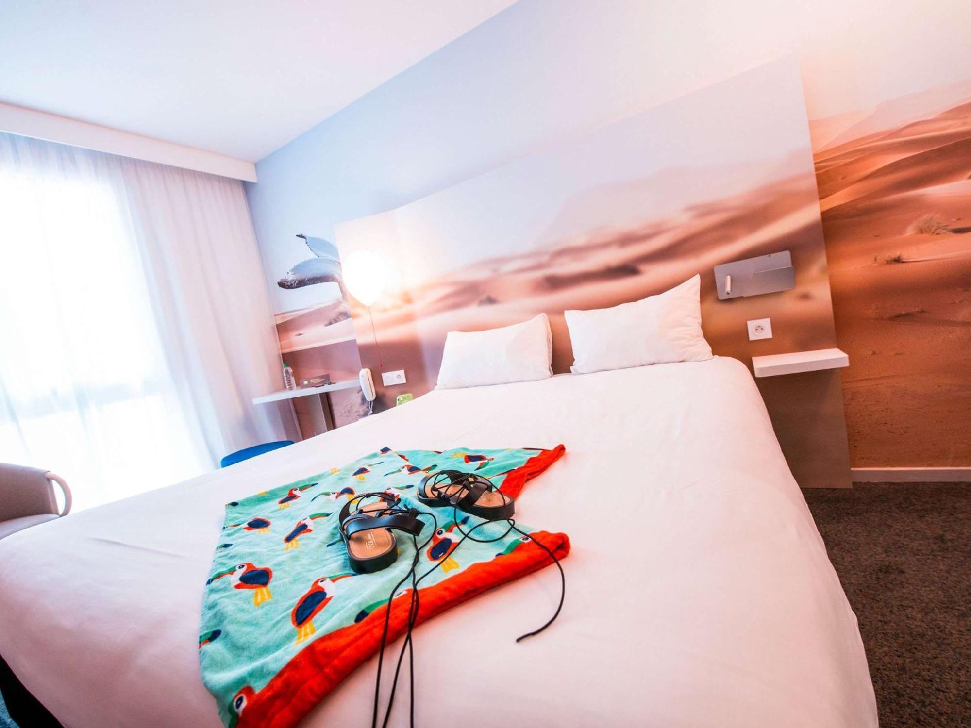 Отель Ibis Styles Toulon Centre Port Экстерьер фото