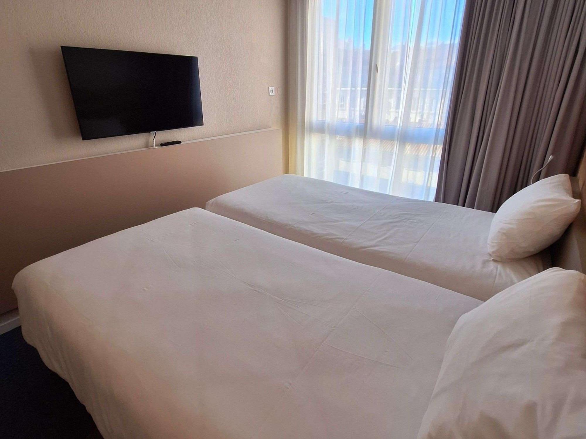 Отель Ibis Styles Toulon Centre Port Экстерьер фото