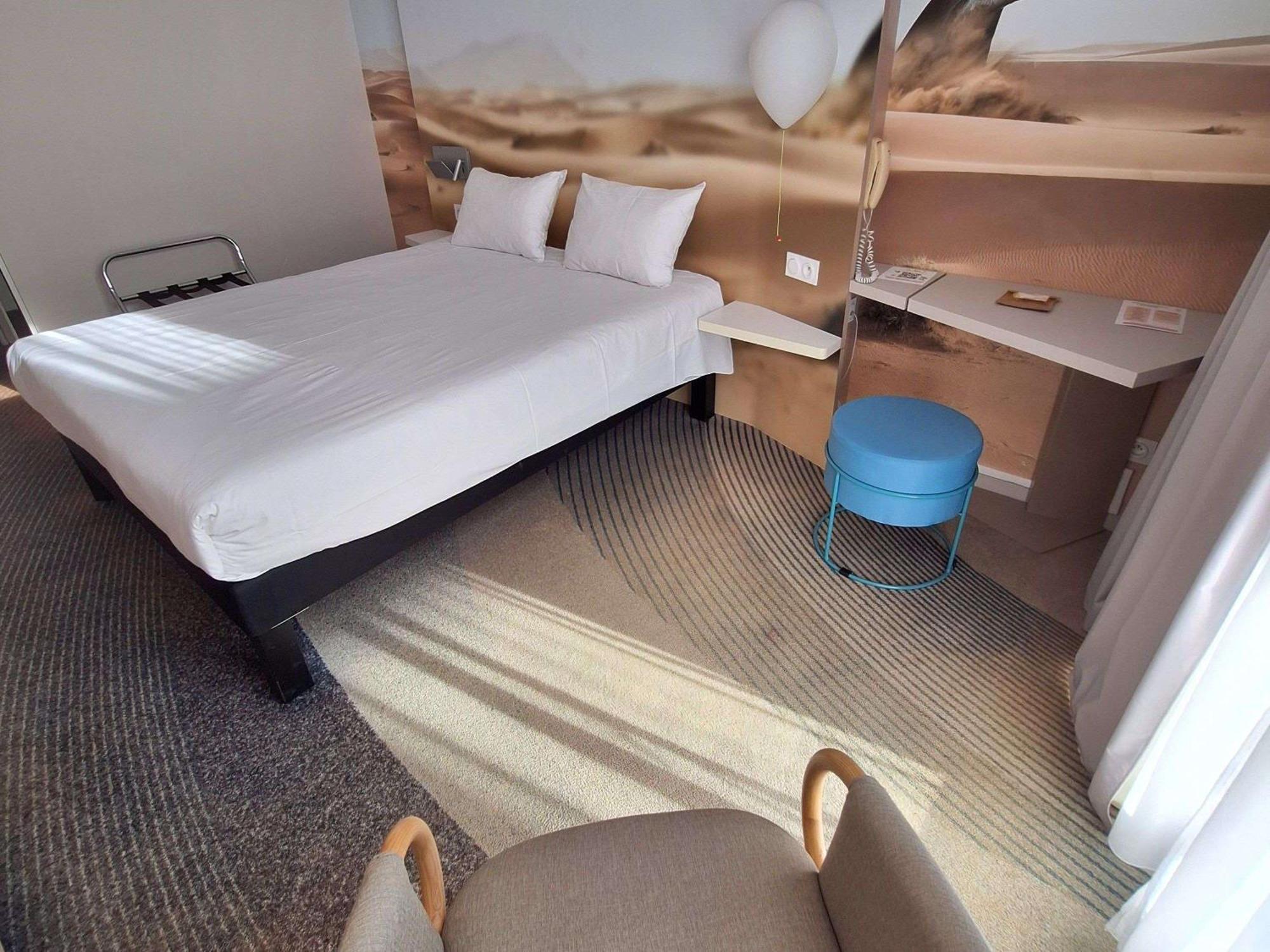 Отель Ibis Styles Toulon Centre Port Экстерьер фото